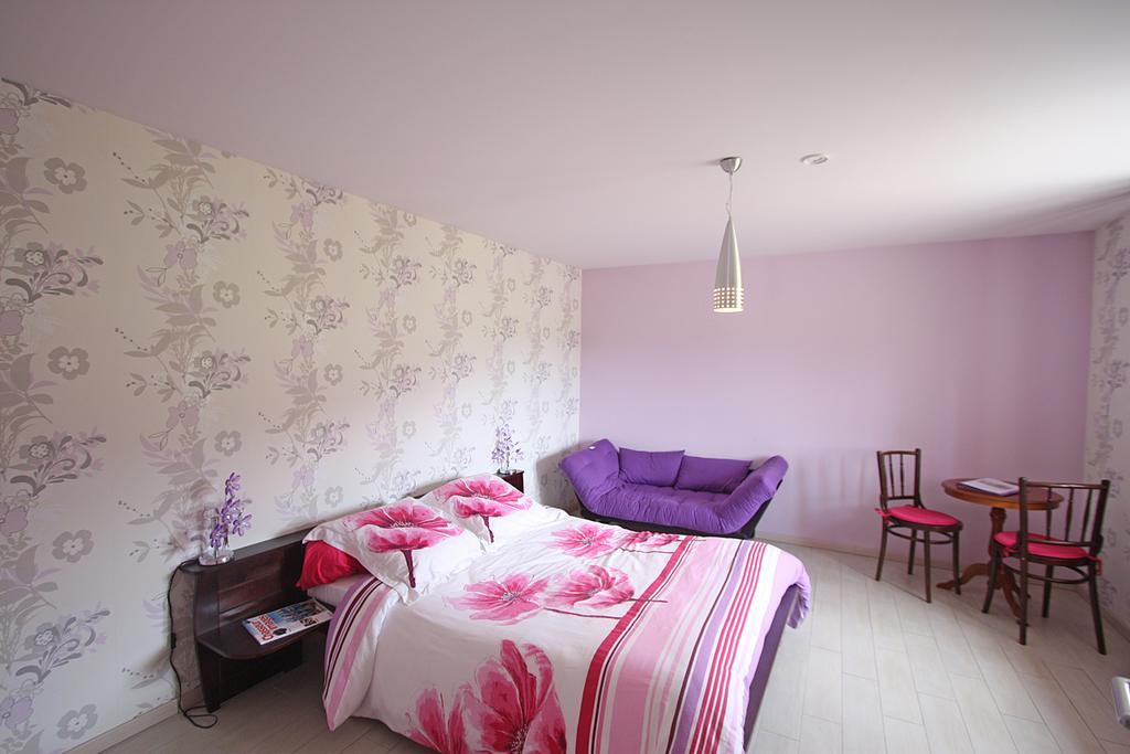 Chambres Et Table D'Hotes La Trottelee Bellefontaine  객실 사진